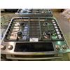 Image 2 : ELECTROLUX GAS STOVE WITH CONVECTION OVEN