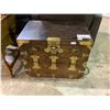 Image 1 : VINTAGE CHINESE STORAGE CHEST