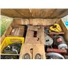 Image 2 : CRATE OF ASSORTED TOOLS, SAWS, CAULKING GUNS, FLAP DISCS, VICE& MORE