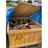 Image 1 : CRATE OF ASSORTED TOOLS, AIR TOOLS, ROPE, CABLE, LIGHTS, WRENCHES & MORE