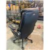 Image 2 : LAZBOY EXECUTIVE ROLLING OFFICE CHAIR