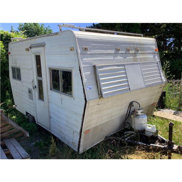 12' TRAVEL TRAILER FOR PARTS & REPAIR OR STORAGE WITH CONTENTS