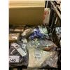 Image 2 : *ALL NEW* ASSORTED WOMENS WEAR AND UNDERWEAR : CALVIN KLEIN, WONDER BRA, BRAVADO, & MORE