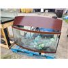 Image 2 : LARGE BOW FRONT AQUARIUM WITH ACCESSORIES