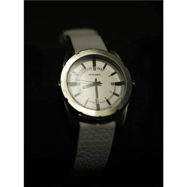 New DIESEL Watch MSRP $299 White Dial Leather Band 44MM
