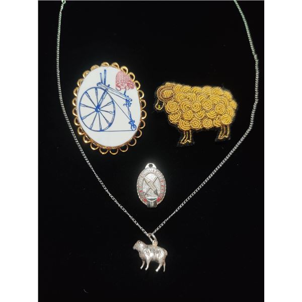 The Perfect Lot For 'Ewe'! Vintage Solid Silver Sheep Pendant 5.23g Silver