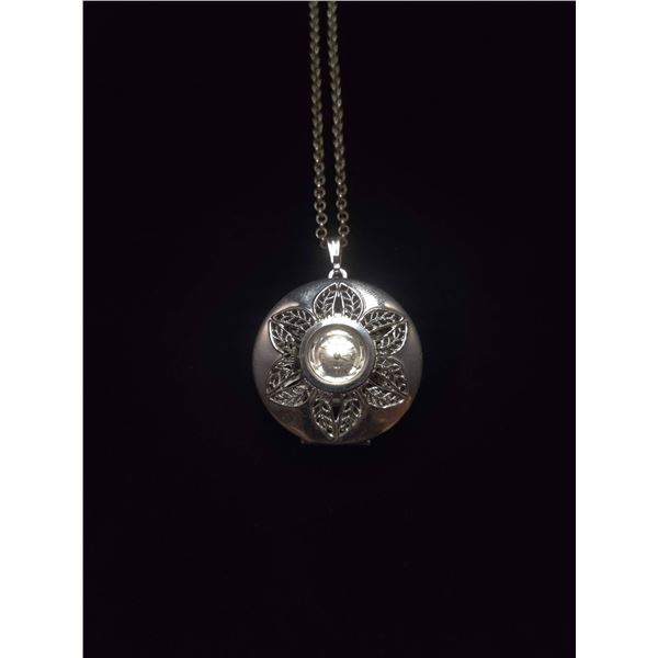 Vintage Regal 17 Jewels Swiss Pendant Locket Watch.