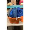 Image 2 : TOTE OF 5 MOVING BLANKETS