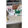 Image 8 : 2 WELDING GOGGLES, 2 BOXES OF REPLACEMENT LENSES, FULL FACEPIECE RESPIRATOR, DISPOSABLE RESPIRATORS 