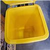Image 8 : 100 LITRE YELLOW REFUGE CAN WITH LID
