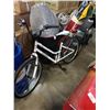 Image 2 : WHITE EVERYDAY TRAVELLER BIKE
