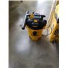 Image 2 : DEWALT 22.7 LITER WET/DRY SHOP VAC NO HOSE TESTED WORKING