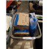 Image 4 : 2 BASKETS OF PLASTIC BAGS AND FOLDING BOXES