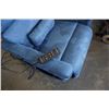 Image 2 : GOLDEN TECHNOLOGIES INFINITE POSITIONS ELECTRIC LIFT CHAIR