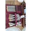 Image 2 : Community Silverplate Flatware Set