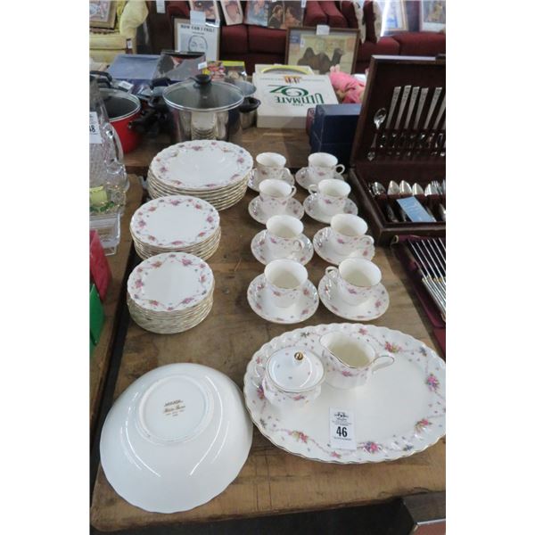 Mikasa Petite Bone Floral Motif Service for 8 China Set