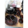 Image 1 : Red Glass Set of 8 Piece Dinner Set
