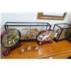 Image 1 : Oriental Shadow Box Décor (7)