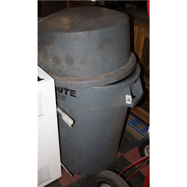 BIN WITH ASSORTED RATCHET STRAPS