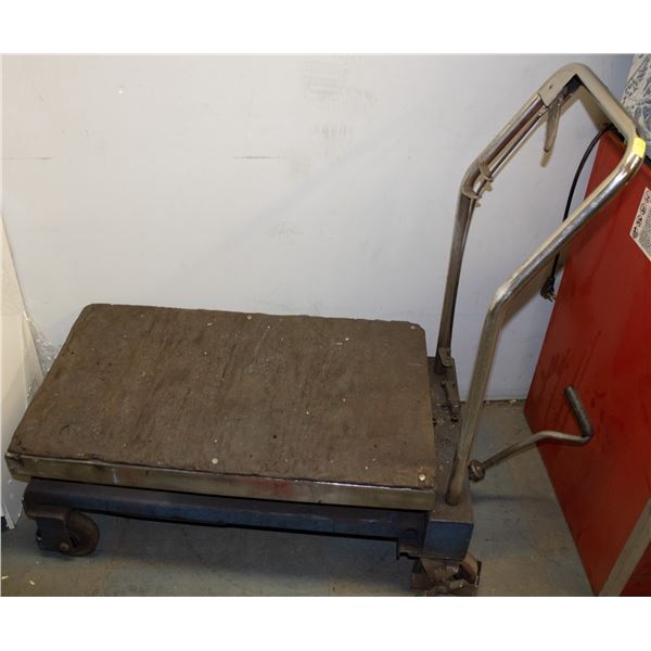 PUSH CART WITH SCISSOR LIFT BASE