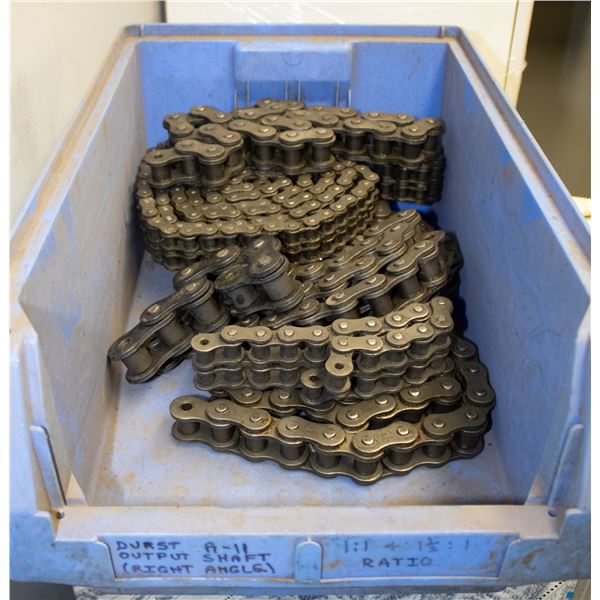 LOT OF ASSORTED CHAINS