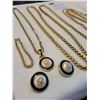 Image 3 : High End Fashion Jewelry - 5 Necklaces, a Pair of Earrings and a Bracelet