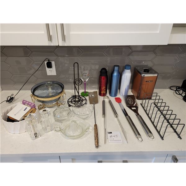 Kia Barbecue Utensils, Plate Rack, Fruit Bowl, Water Bottles, Salt n' Pepper Shakers & Coasters