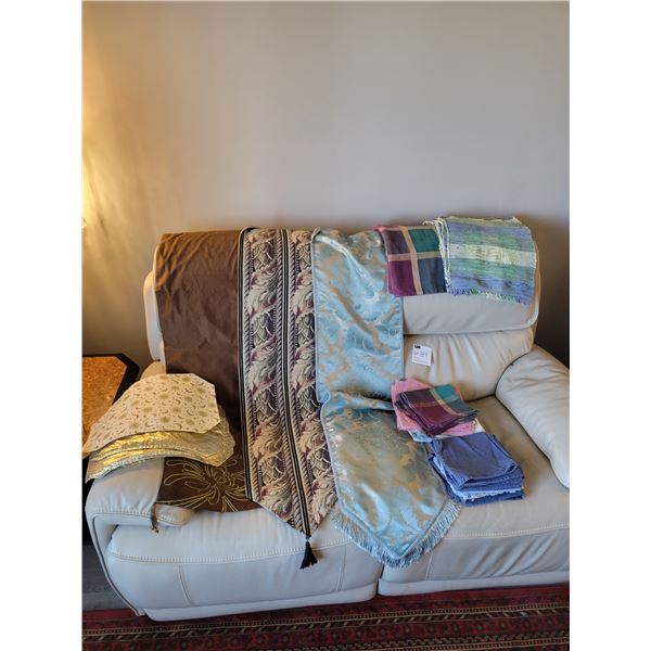 Teal Table Cloth, Table Runners & Placemats