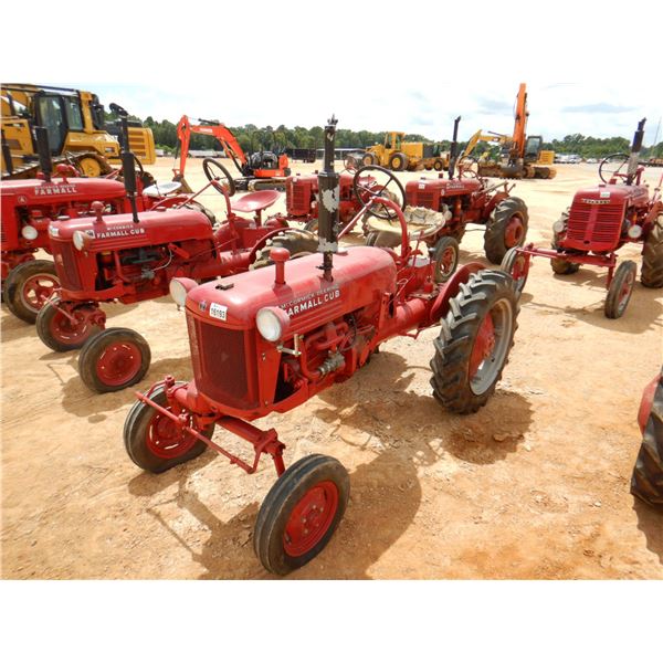 INTERNATIONAL HARVESTER F-CUB Farm Tractor