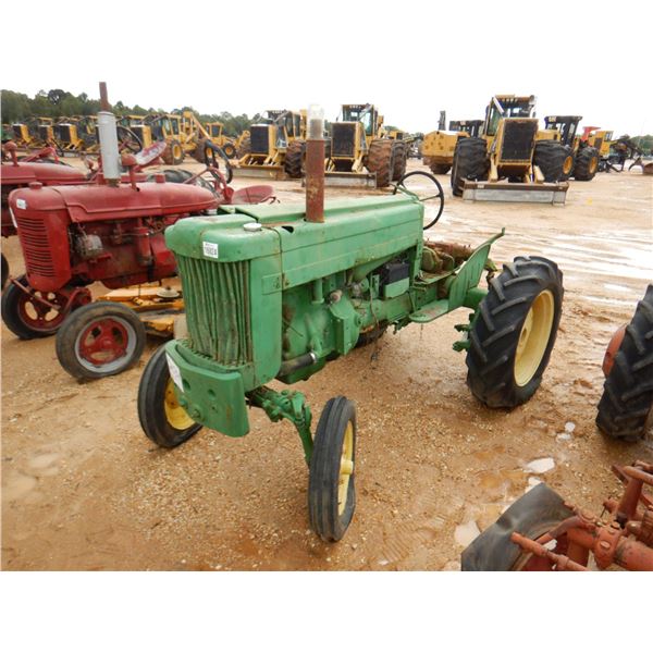 JOHN DEERE 40-S Farm Tractor