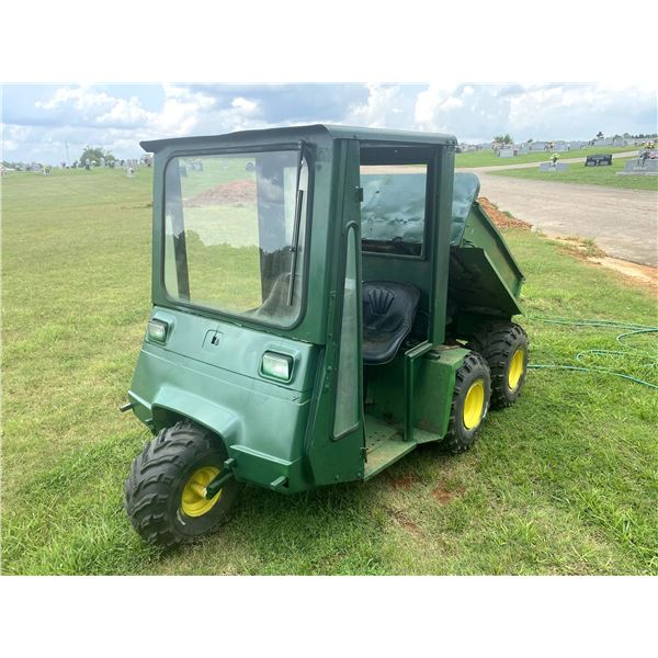 JOHN DEERE GATOR UTV