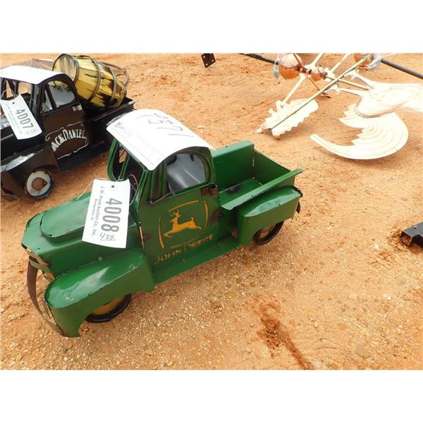 METAL JOHN DEERE TRUCK (C6)