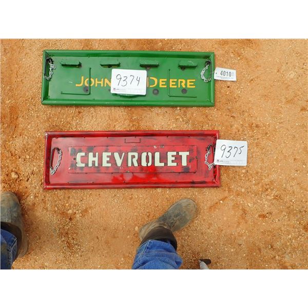 METAL CHEVROLET TAILGATE SIGN  (C6)
