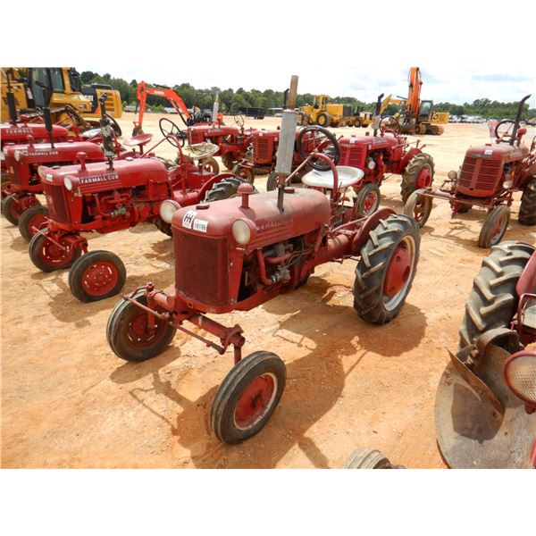 INTERNATIONAL HARVESTER F-CUB Farm Tractor