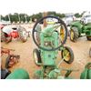 Image 10 : JOHN DEERE 40-S Farm Tractor