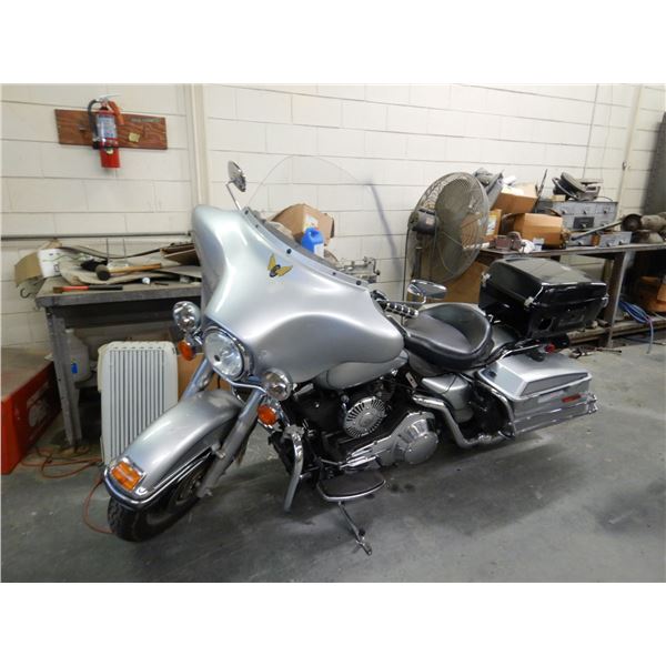 2006 HARLEY DAVIDSON POLICE MOTORCYCLE Automobile