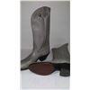 Image 2 : Size 10 and a half AA ( 10 1/2 AA) Grey