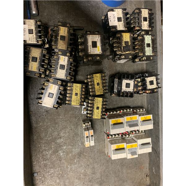 Lot of Contactors CMC & Hitachi