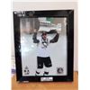 Image 2 : SIDNEY CROSBY FRAMED PHOTO & 2016 PENNS CHAMPIONSHIP HAT