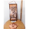 Image 1 : COPPER TONE BEAR WALL HANGING & THERMOMETER