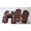 Image 2 : (2) Flip flops (Size: Small)