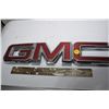 Image 1 : NOS GMC grill emblem