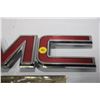 Image 2 : NOS GMC grill emblem