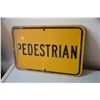 Image 1 : Pedestrian road sign