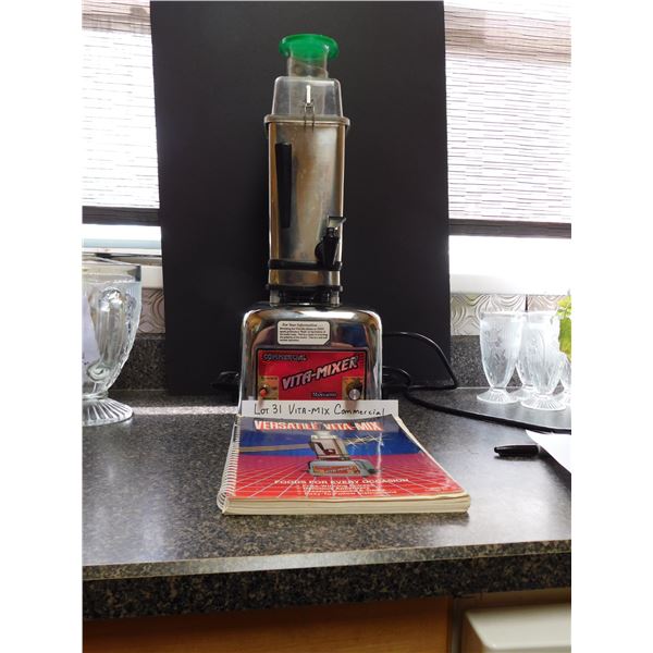 VITAMIX BLENDER AND RECIPE BOOK