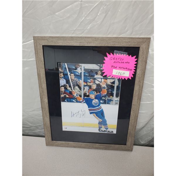 Framed Autograph of Wayne Gretzky PSA Authenticated