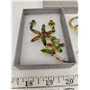 Image 2 : Brooches, matching earring set (clip on)