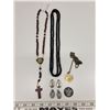Image 1 : Religious jewellery lot including rosary and saint tokens
