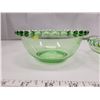 Image 3 : 2 green glass bowls