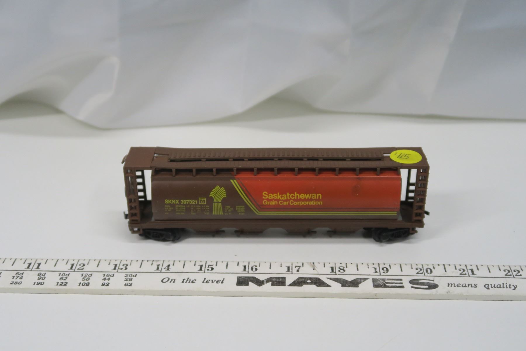 HO Scale Grain Train Car Saskatchewan Grain Car Corp.